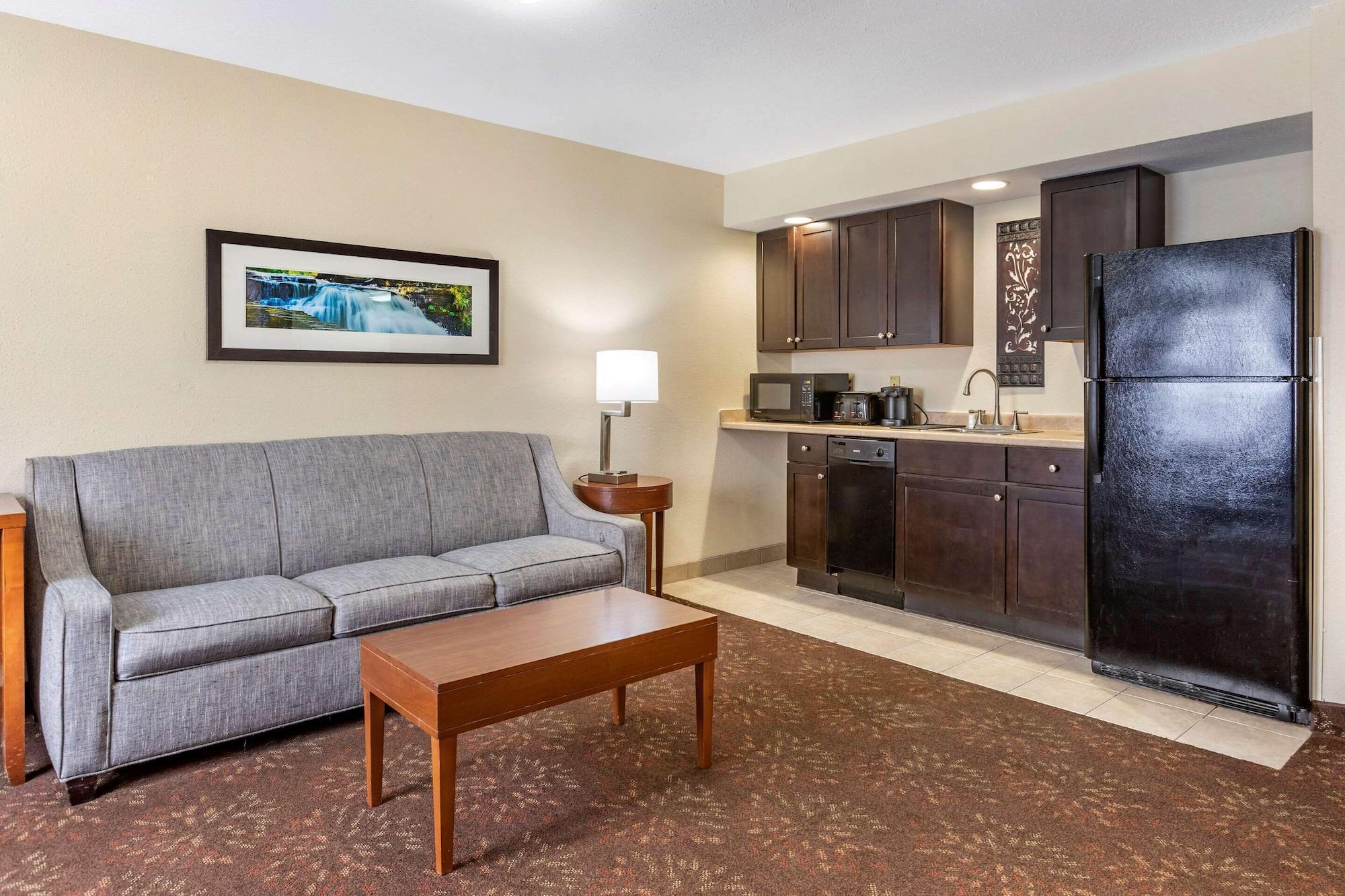 Comfort Inn Okemos - East Lansing Екстериор снимка