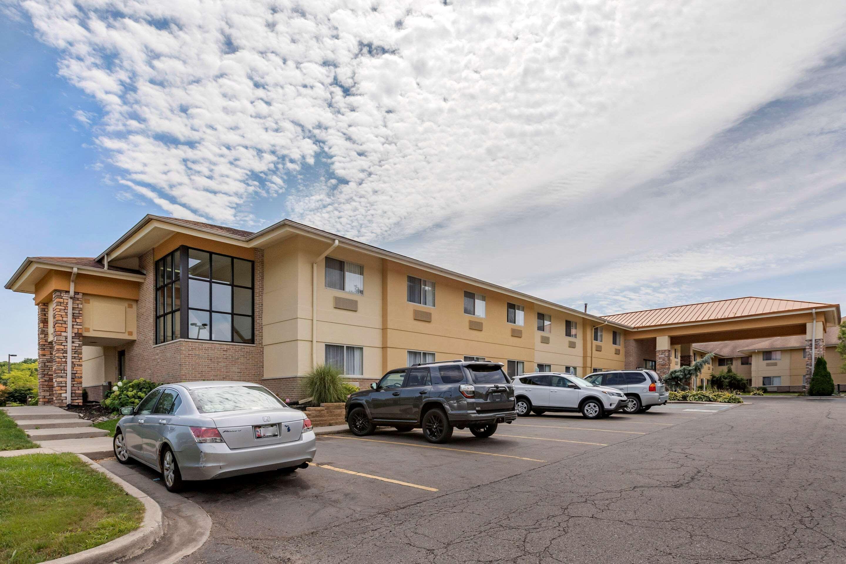 Comfort Inn Okemos - East Lansing Екстериор снимка