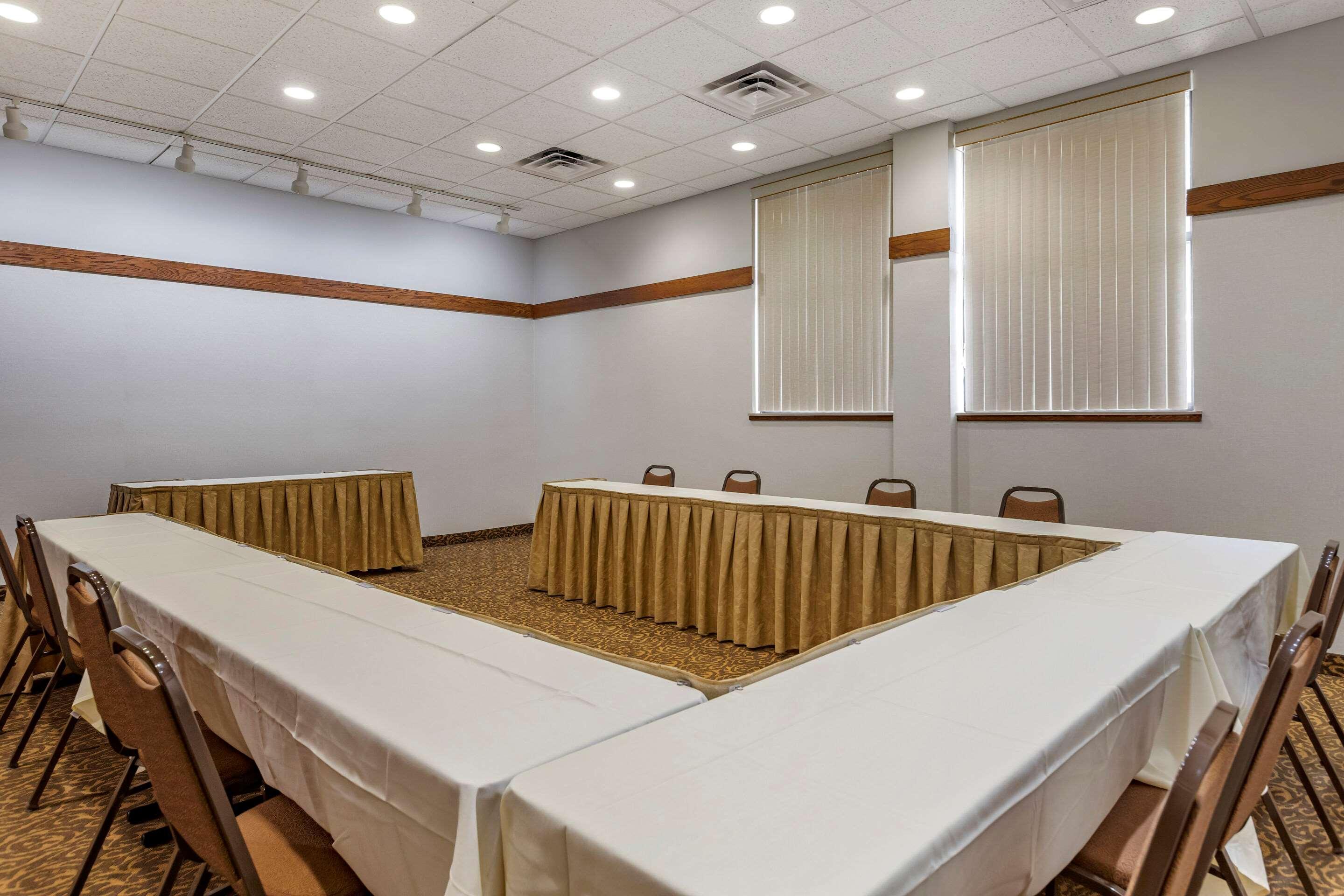 Comfort Inn Okemos - East Lansing Екстериор снимка