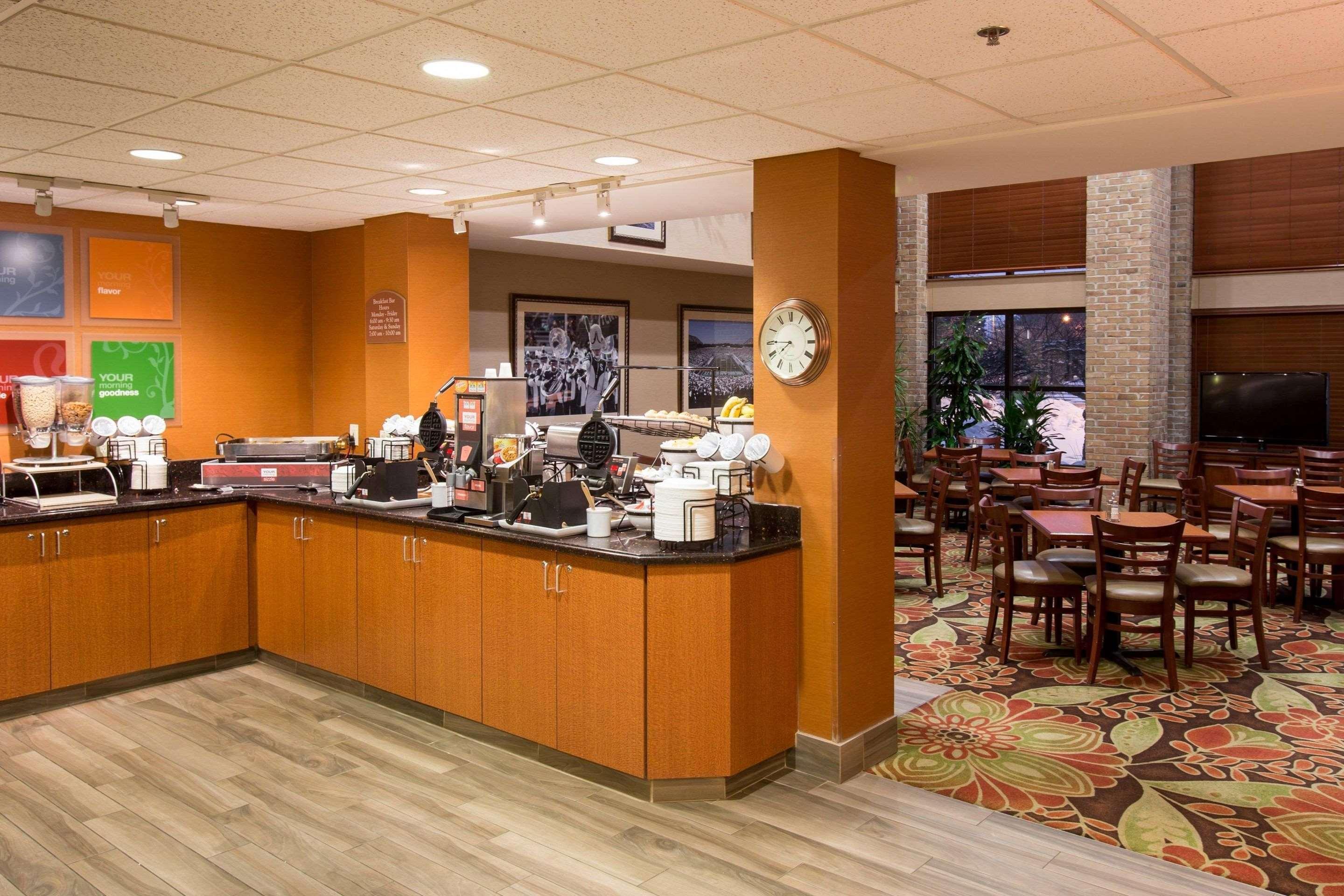 Comfort Inn Okemos - East Lansing Екстериор снимка