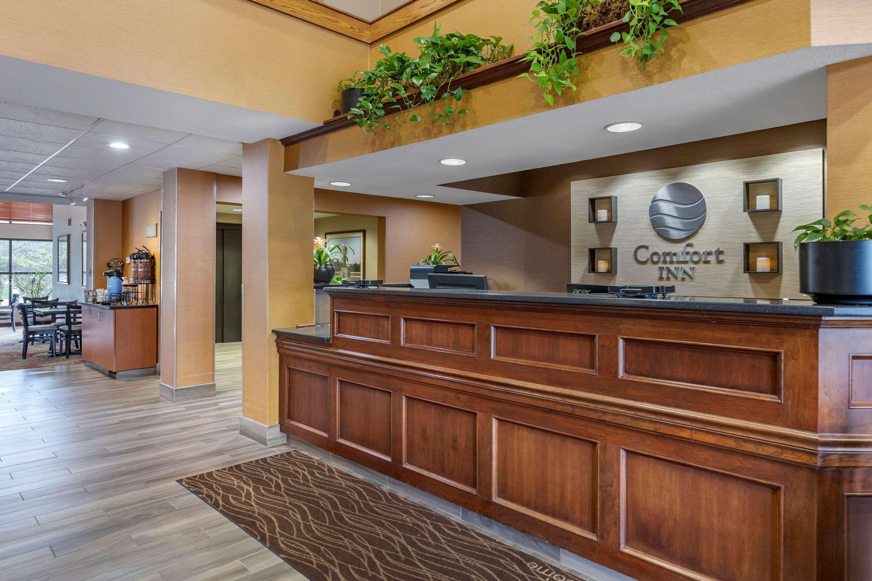 Comfort Inn Okemos - East Lansing Екстериор снимка